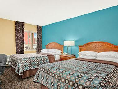 Super 8 By Wyndham Belleville St. Louis Area Ngoại thất bức ảnh